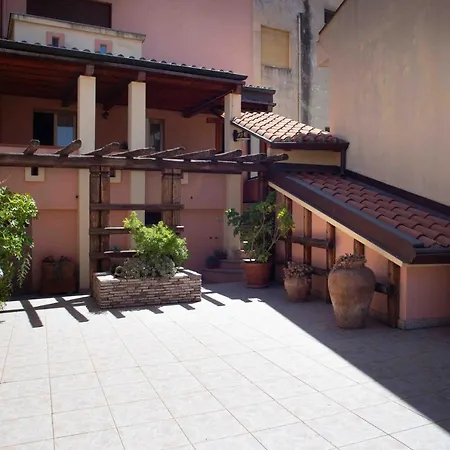 Casa Nina Con Terrazza Apartment *